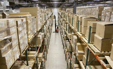 跨境電商第三方倉儲(chǔ)代發(fā)貨 低成本與高效率的倉儲(chǔ)解決方案